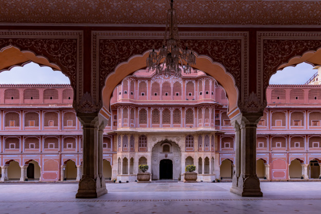 Where To Stay in While Jaipur Tour?
