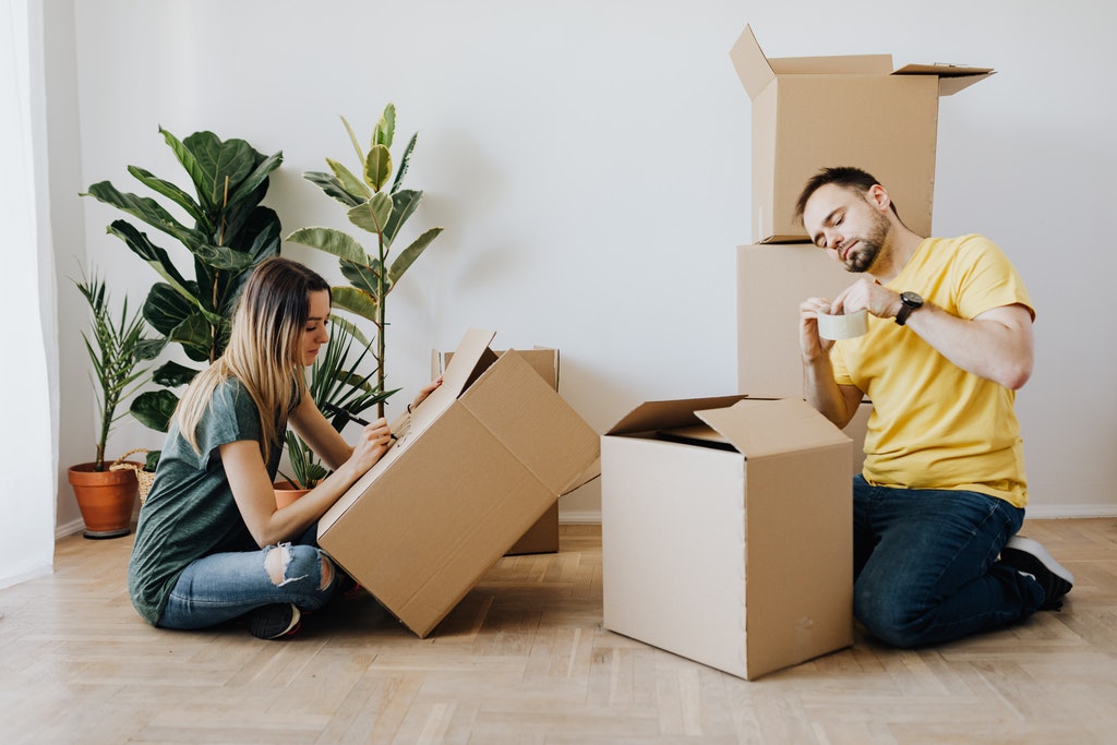 Centres to Consider Before Hiring Packers and Movers for Hassle Free Shifting