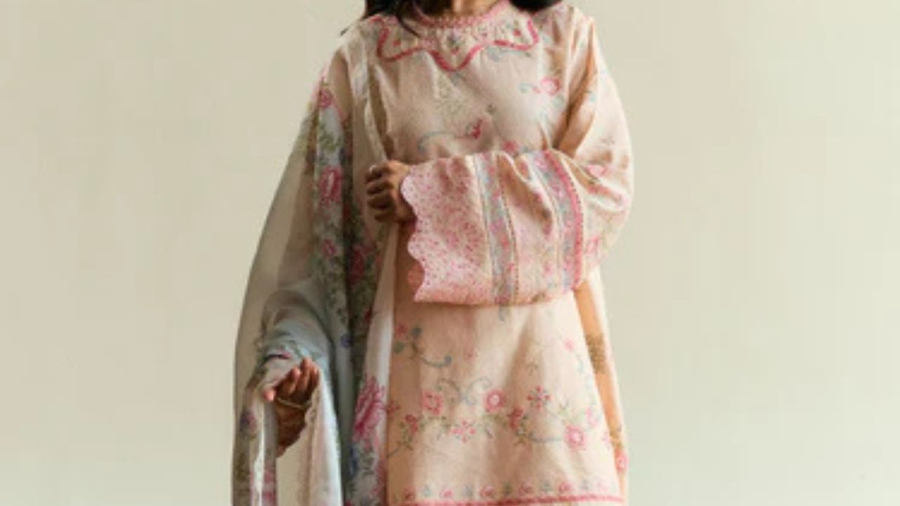 Tips for Choosing the Perfect Unstitched Fabric for Your Wardrobe