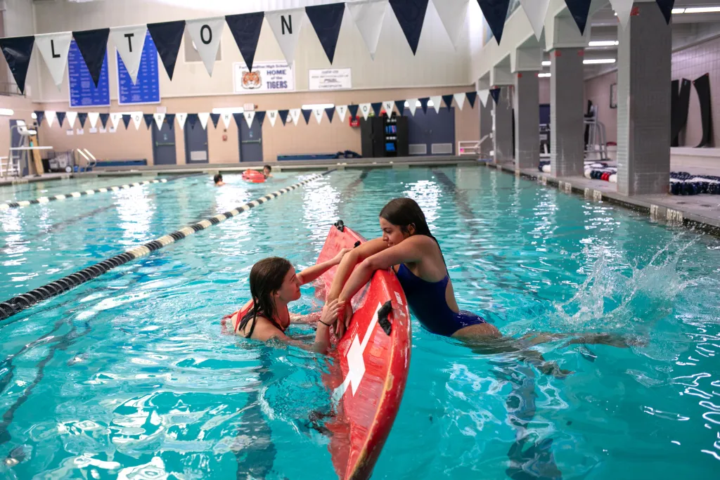 How to Become a Certified Lifeguard: Step-by-Step Guide for Beginners