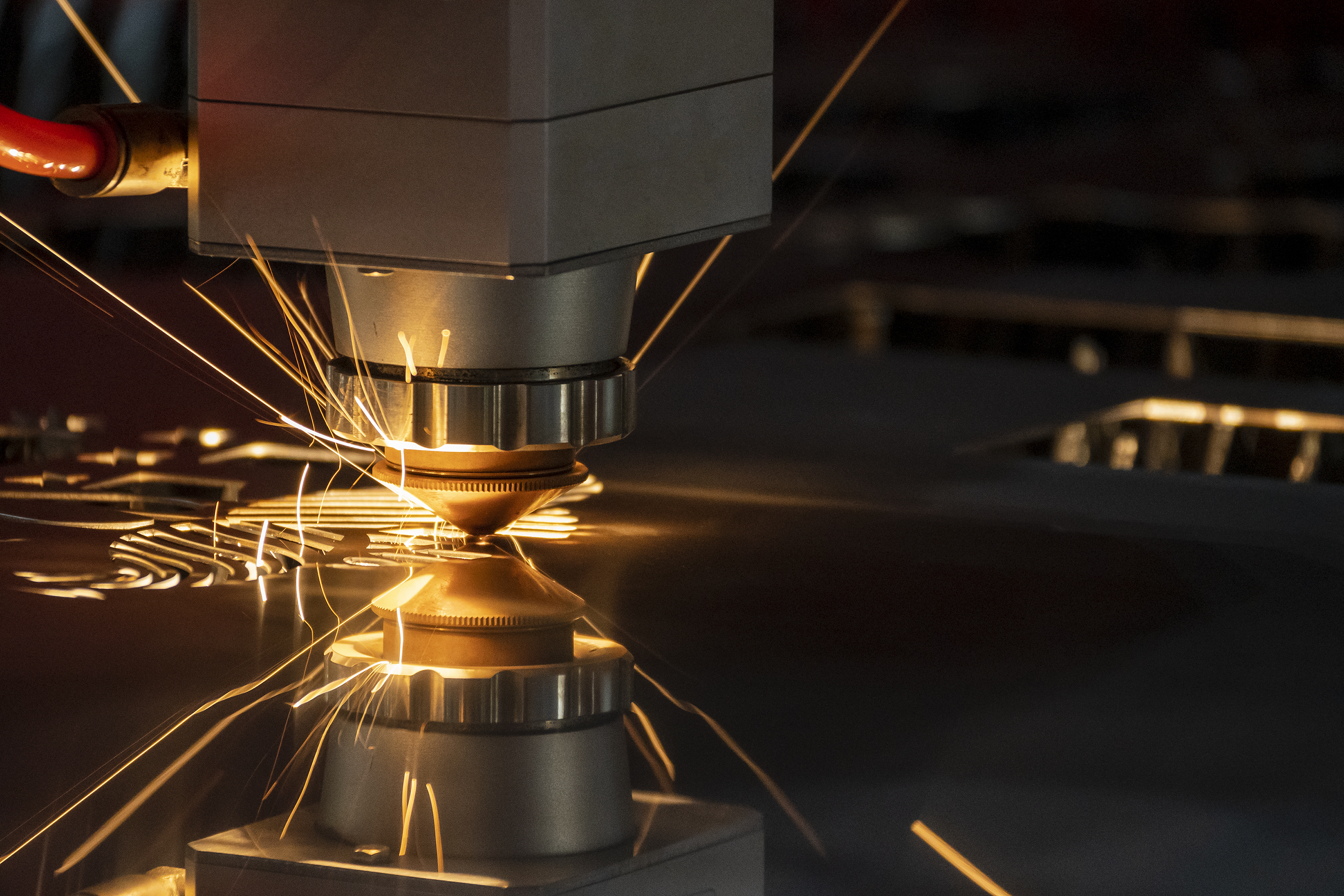 How Does CNC Metal Folding Improve Fabrication Accuracy?