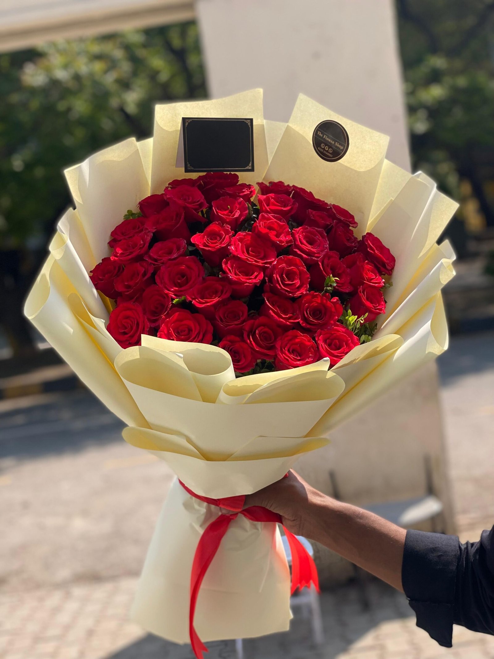 Flower Delivery Islamabad: Rethinking How People Send Emotions Through Flowers