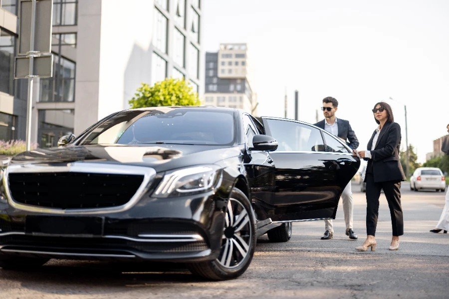 What Makes a Bridal Car Service Madrid Truly Luxury?
