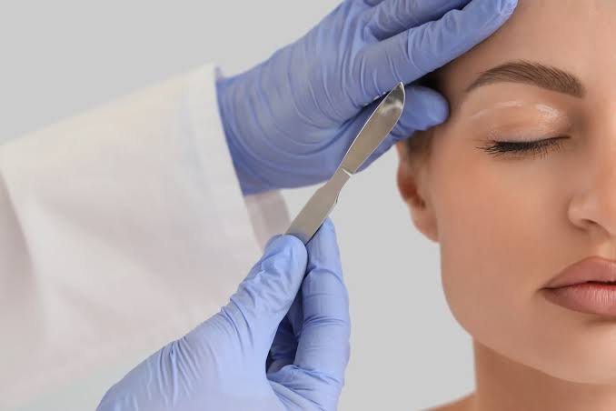 Leading Clinics for Blepharoplasty with Expert Surgeons