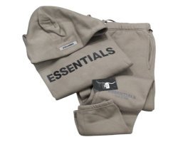 Why Essentials Clothing Defines Modern Minimalism