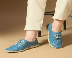 3 Slides for Men That Keep Travel Effortless and Comfortable